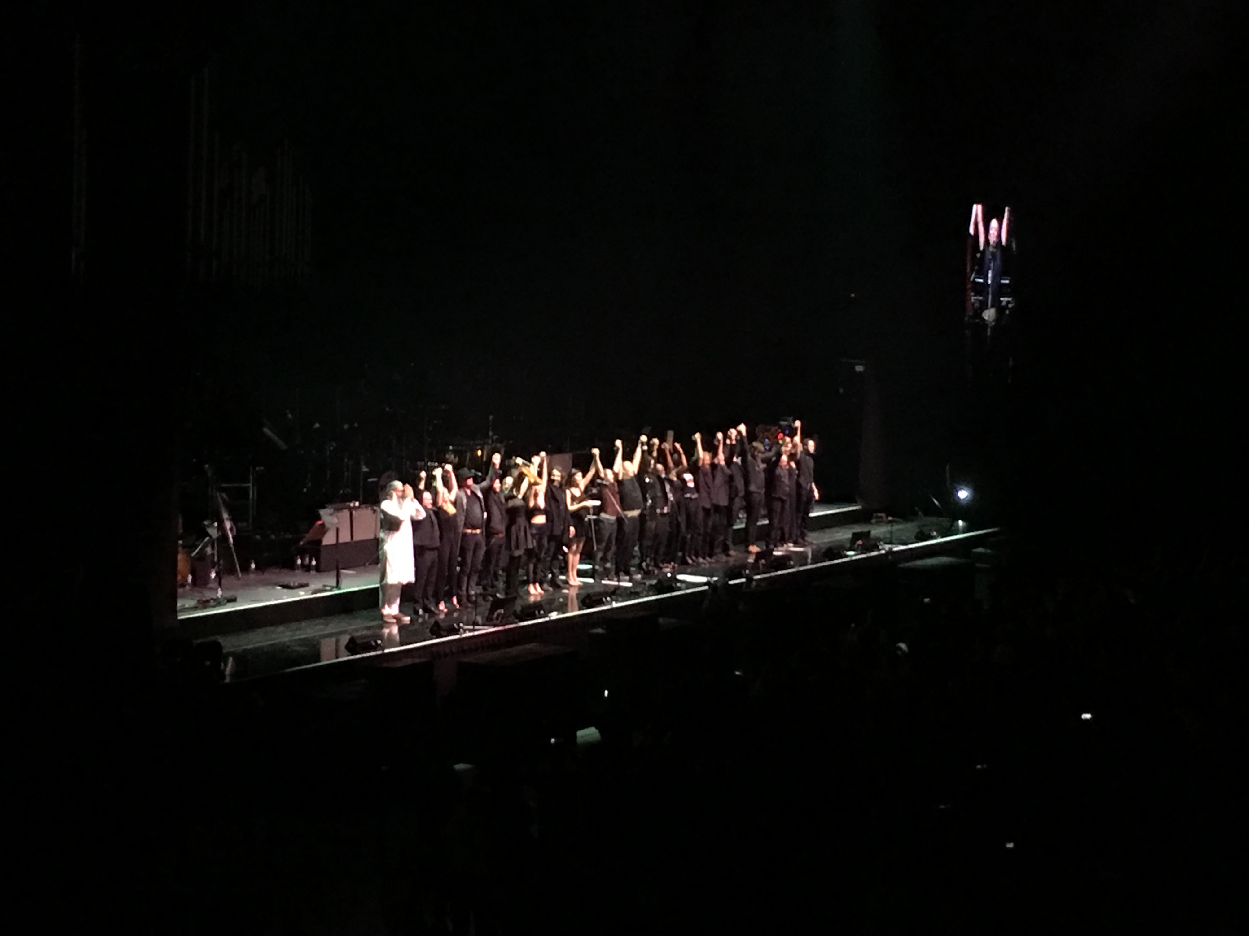 The cast saying thanks